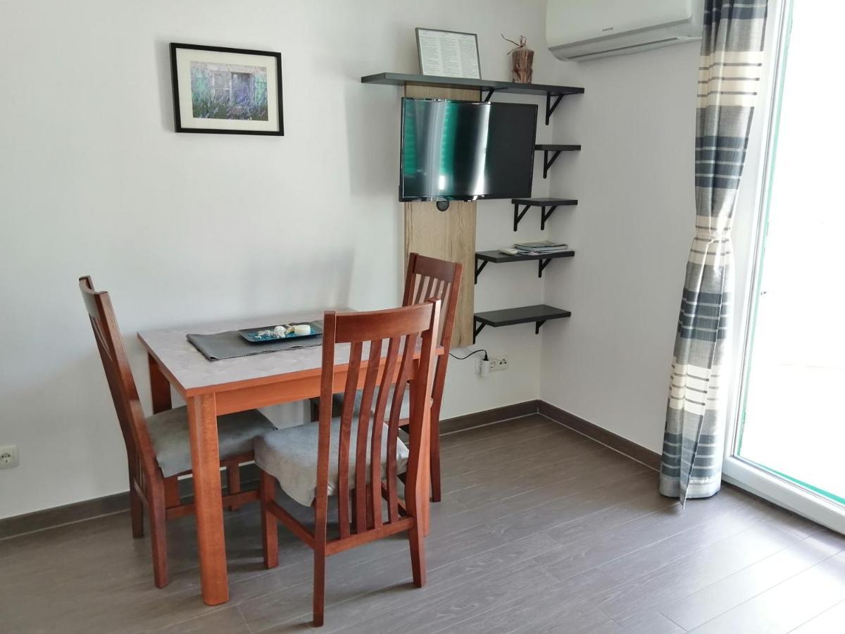 Villa Luce Apartment House Karlobag Exterior foto