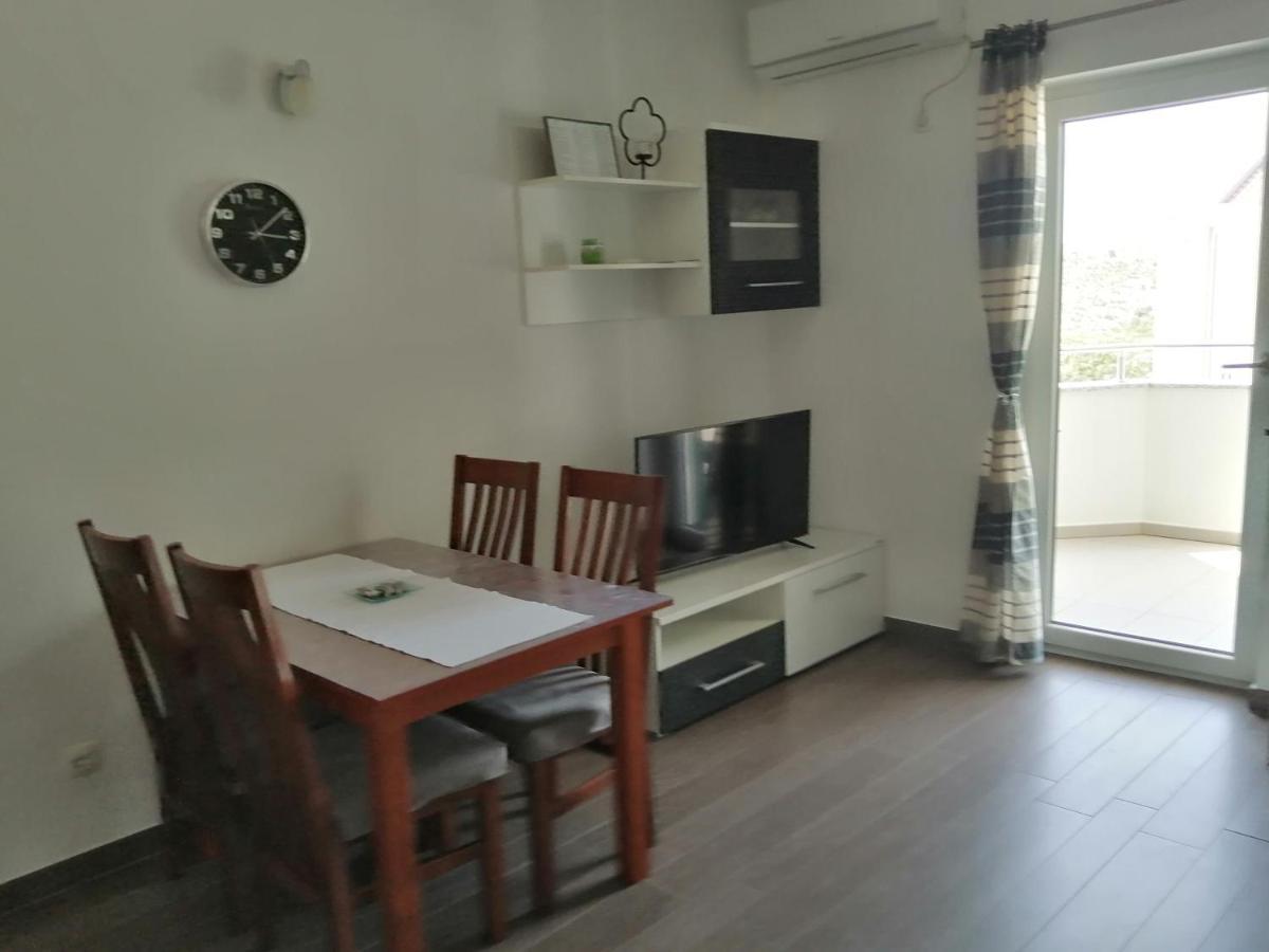 Villa Luce Apartment House Karlobag Exterior foto