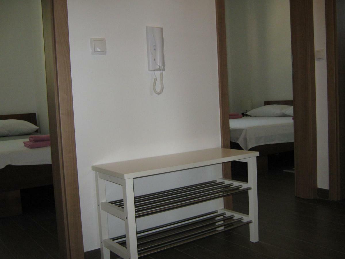 Villa Luce Apartment House Karlobag Exterior foto