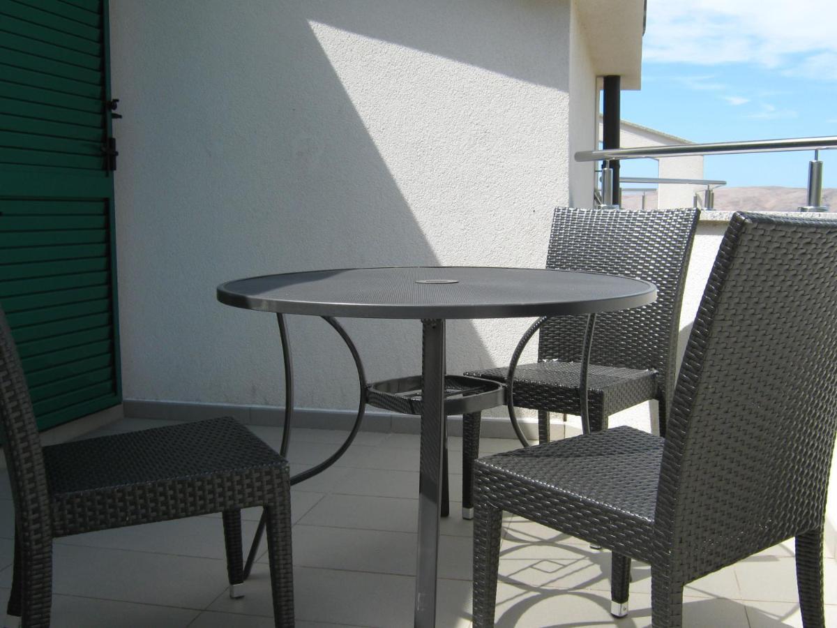 Villa Luce Apartment House Karlobag Exterior foto